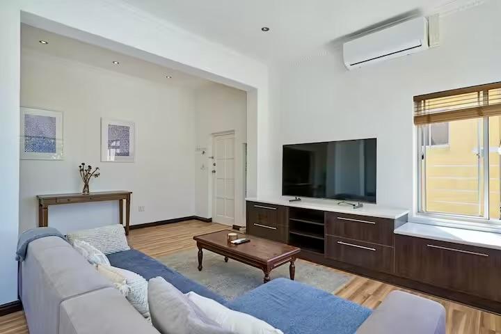 3 Bedroom Property for Sale in Green Point Western Cape